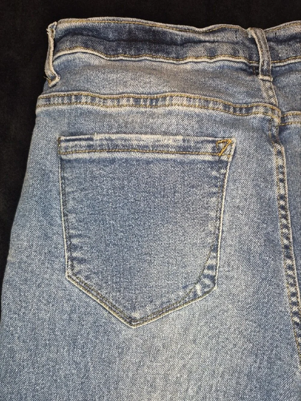 Kensie Light Blue Ankle Crop Slim Jeans